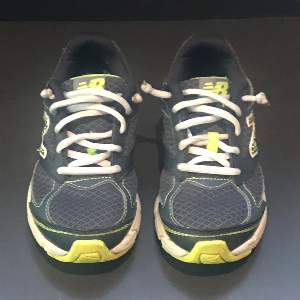 Boys (used) New Balance Athletic Shoes